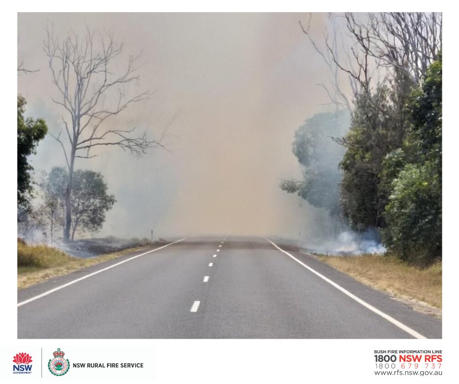 NSWRFS's tweet photo. Emergency Services have started escorting vehicles on the Princes Hwy, northbound, btwn Milton &amp; Nowra. Due to heavy traffic, this process will take at least 6 – 7 hours to complete. The hwy may close at short notice due to firefighting operations. #nswrfs
https://t.co/UxB9vJaAnC https://t.co/SbXjyvxTch
