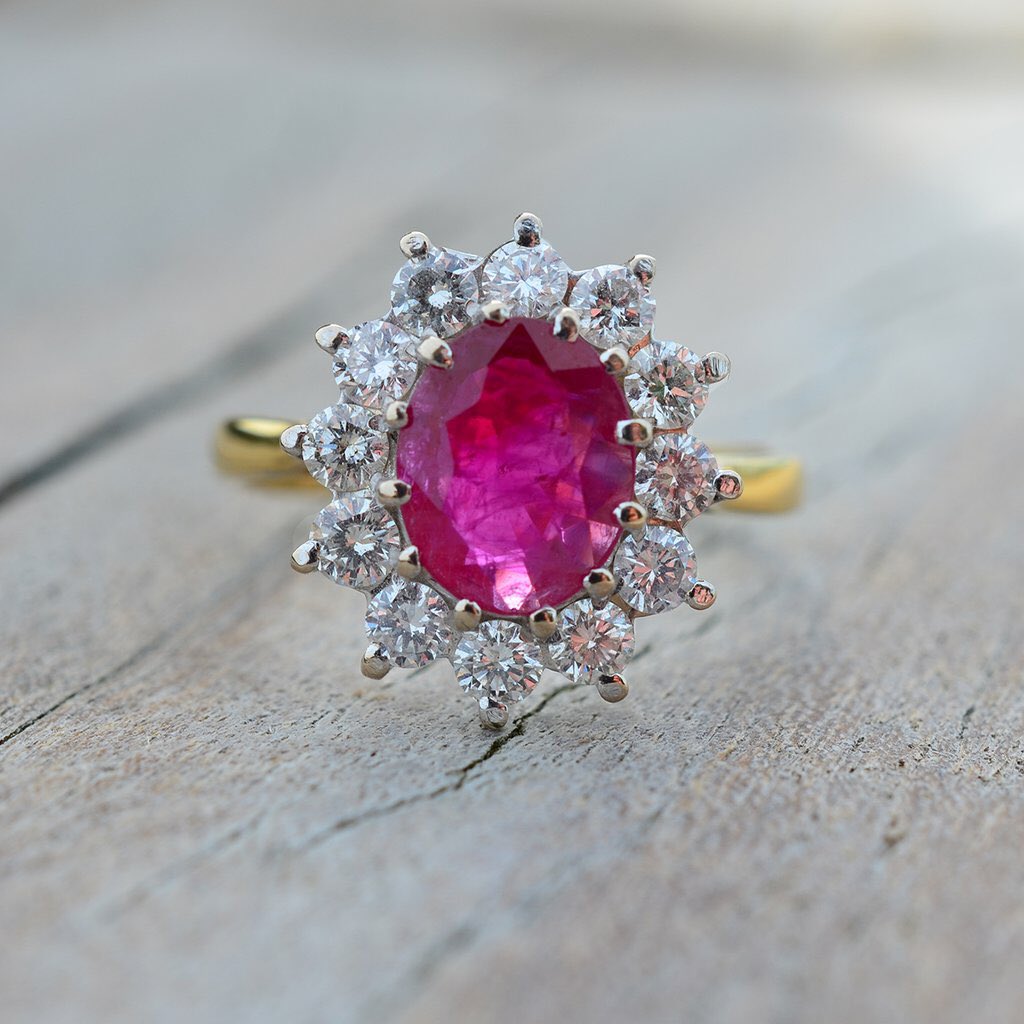 RJMJewellers's tweet photo. Beautiful Secondhand Ruby and Diamond Cluster Ring 💍Available in our Shop and Online ✨ #rubyanddiamondring #secondhandjewellery #shopsmall #haylingisland #jewellers #jewelleryoftheday #jewellerylover https://t.co/j64I8QAHFb