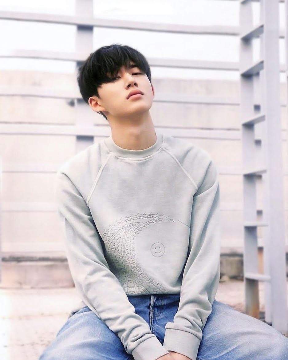 UnniMaa's tweet photo. Terima kasih sudah kembali mbin,
Whatever is best for you, we will always suport you. You must always shine brightly and show the world that you are our beloved. We always love you @ikon_shxxbi
Setelah 205 hari akhirnya kita bisa menggunakan #WelcomeBackHanbin https://t.co/0ijwuL3nzo