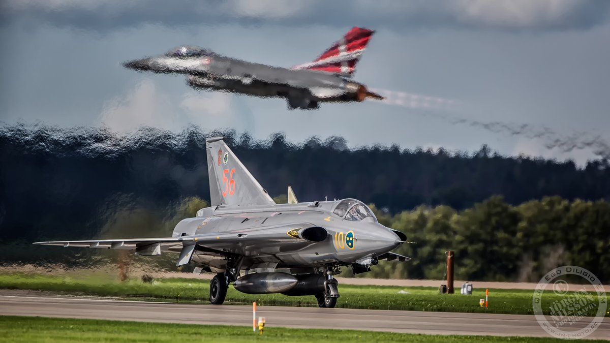 JnAviPhoto's tweet photo. SAAB J 35J Draken and a Danish Air Force F-16 Fighting Falcon. https://t.co/fnuWUZAarW