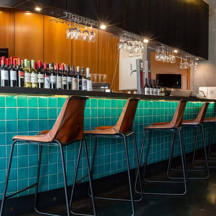 👉 Te esperamos hoy para paladear el tiempo. 

Gracias por escoger nuestro restaurante en Tomares para comenzar 2020 como se merece. Como te mereces. Gracias por elegirnos. 

Bienvenid@ a casa, bienvenid@ a #Sasha😊 
📷 Emilio Simón by <a href="/elioestudio/">Elio Estudio</a>