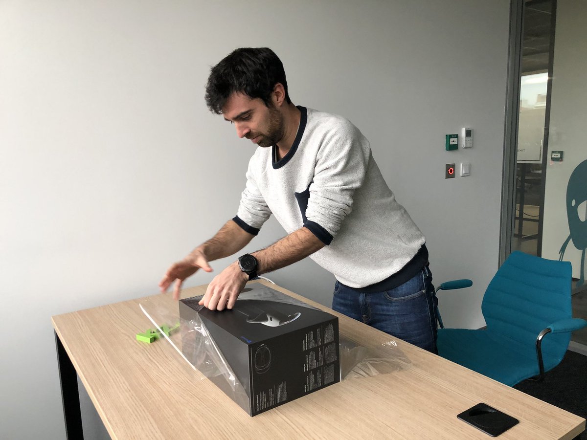 KzsLab's tweet photo. Les #Hololens2 sont arrivées au #KZSLAB. Après avoir testé tous les périphériques du marché, ces lunettes semble être la solution de #AugmentedReality  pour le monde industriel. Vivement les premiers tests. #Microsoft #Ar @Kaizen_Sln https://t.co/ZpYkLfjIEM