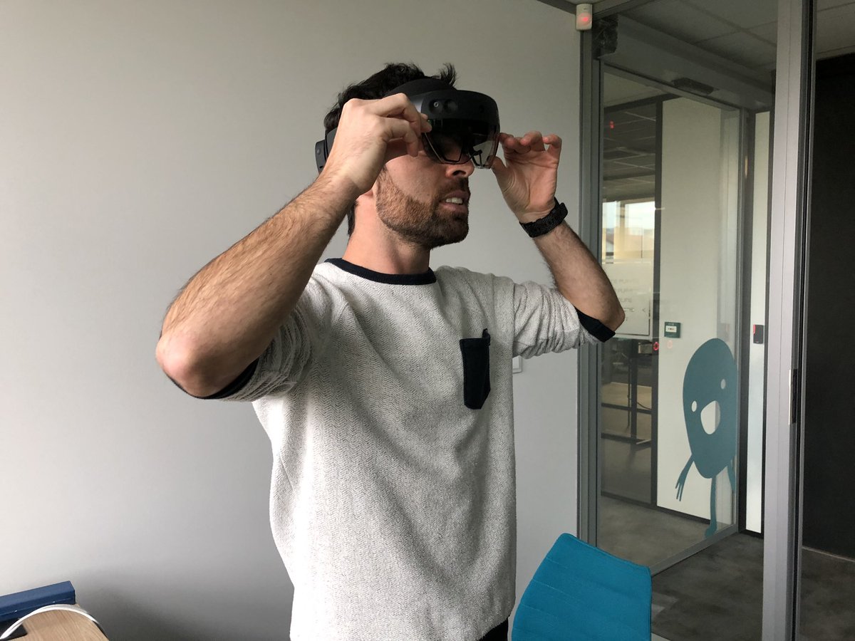 KzsLab's tweet photo. Les #Hololens2 sont arrivées au #KZSLAB. Après avoir testé tous les périphériques du marché, ces lunettes semble être la solution de #AugmentedReality  pour le monde industriel. Vivement les premiers tests. #Microsoft #Ar @Kaizen_Sln https://t.co/ZpYkLfjIEM
