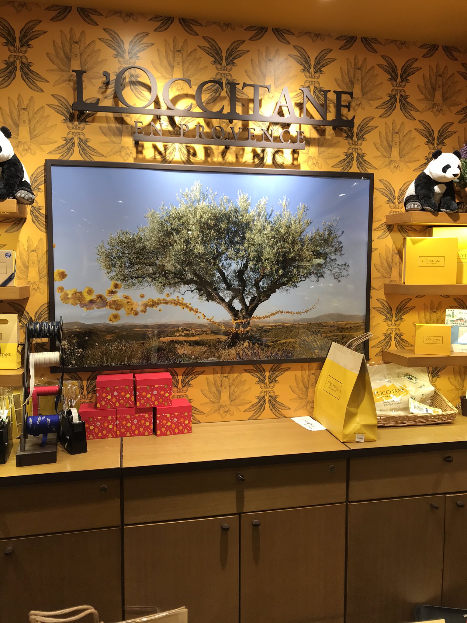 そーすい ロクシタンの福袋 Jr上野駅のアトレに残ってたのをゲットしました