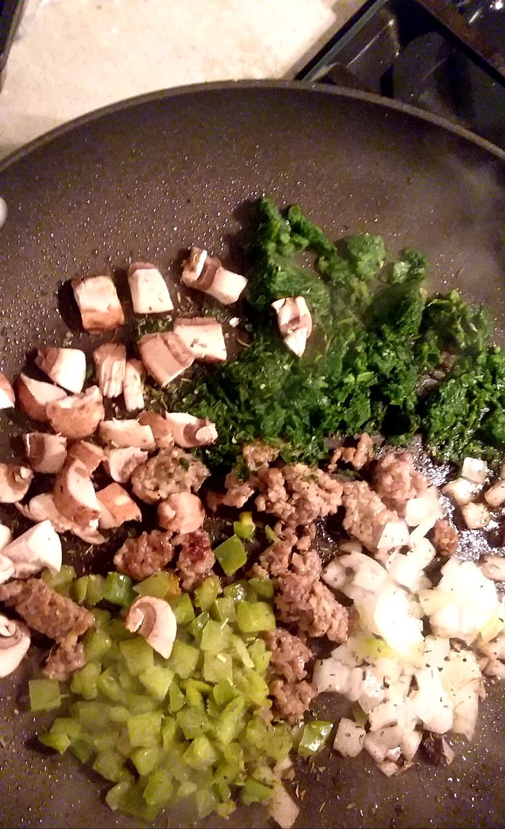 StephanieColco4's tweet photo. Operation: Eat More Veggies - in full effect! #healthyeats #itstartswithbreakfast #vegetables4lyfe https://t.co/tY9euquEpE