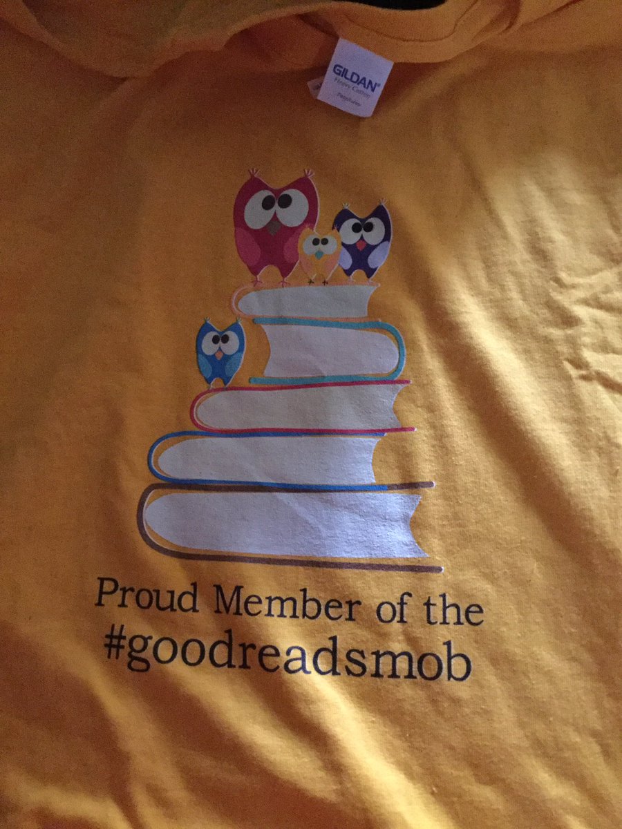 musesong's tweet photo. @Jennifer1493 @CruiseBlackwell @SarahsBookNook @inkdglimpses Mine just arrived from Teespring. #goodreadsmob https://t.co/lbKtyisAtB