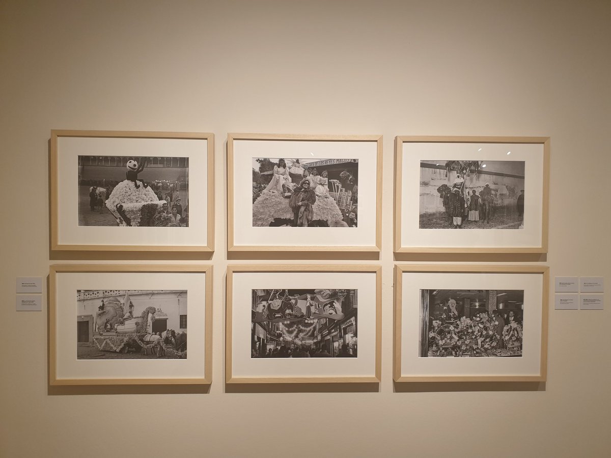Cajasol's tweet photo. Exposición 'Erase una vez la Navidad' en @Cajasol #Sevilla. Una muestra que retrata la ciudad en Navidad desde 1901 hasta nuestros días ¡Últimas horas para visitarla! https://t.co/97mFTqvzvU #GozosFCajasol https://t.co/SOEUDQMQ2v