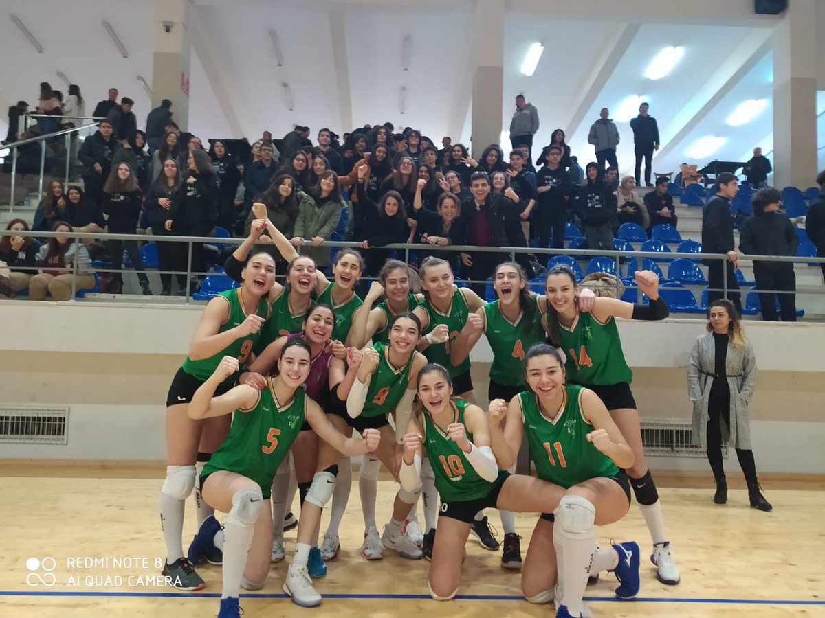 İstanbul Liseler Voleybol Şampiyonası Genç Kızlar A kategorisi finalinde Acıbadem Bilim Doğa Anadolu Lisesi Kemerburgaz Okyanus Anadolu Lisesini 3-2 yenerek şampiyon oldu.<a href="/AliRizaLule/">Ali Rıza Lüle</a> <a href="/DogaOkullari/">Doğa Koleji</a> @SanemBH