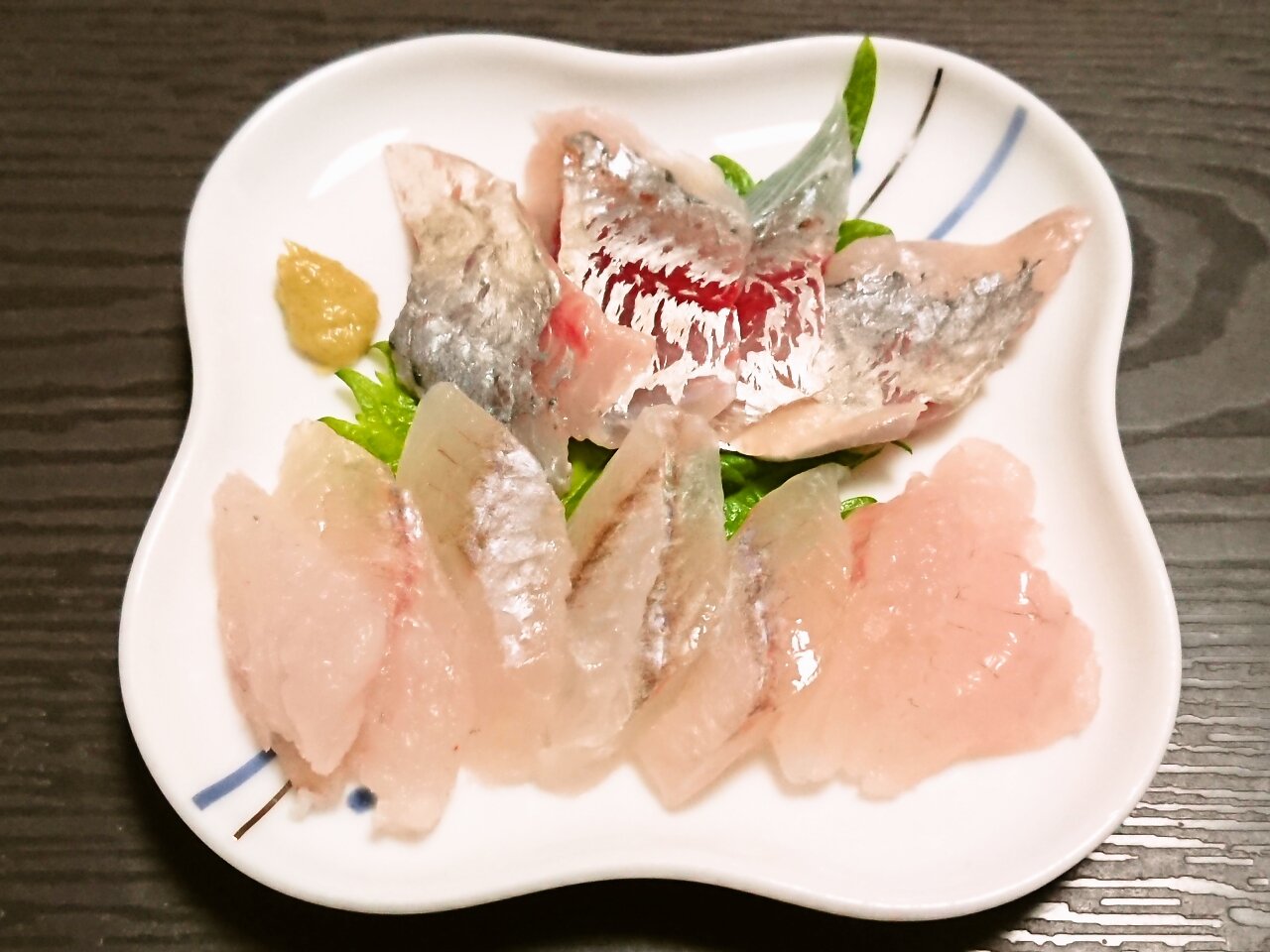 Mars カブトムシ幼虫飼育中 Twitterissa 今年最初の捌きは エバ 魚種不明 とワニゴチ の の小さな魚をお刺身にしてみました 釣り魚 釣り魚料理 刺身 エバ ワニゴチ T Co Yefquyk1fb Twitter