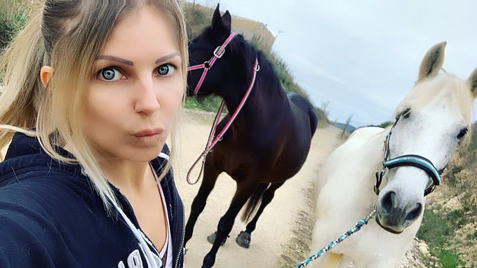 💕
#juliettasanchez #horselover #loveanimals #love #blueeyes https://t.co/qaBW4Dezfj