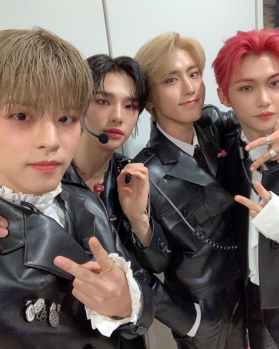 StrayKidsBrasil's tweet photo. 「 #INSTA • 02.01.20 」
Atualização do Seungmin

"#00liners, nós tínhamos 18 anos quando nos conhecemos, e agora temos 21 😃

#Seungstagram"

↝ https://t.co/B1mVFEo84E

@Stray_Kids #StrayKids #스트레이키즈 https://t.co/EtnHViqJaN
