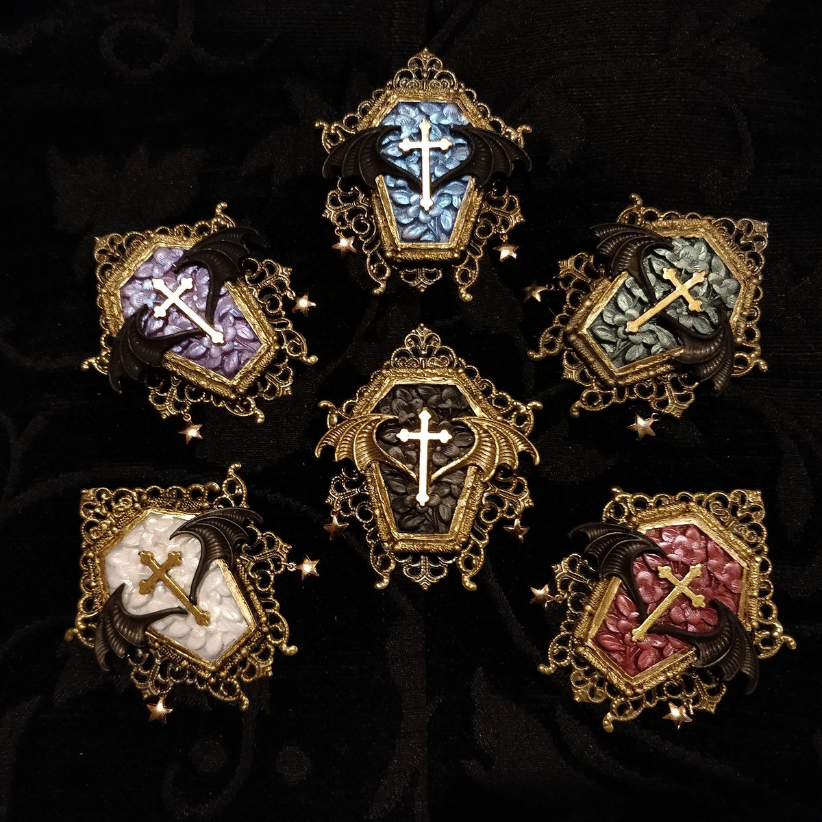 DreamCathedral's tweet photo. New Year, New Store, New Product! 10% off this new brooch all January.
https://t.co/uuo7kQQurr https://t.co/RmtNmoc7fU