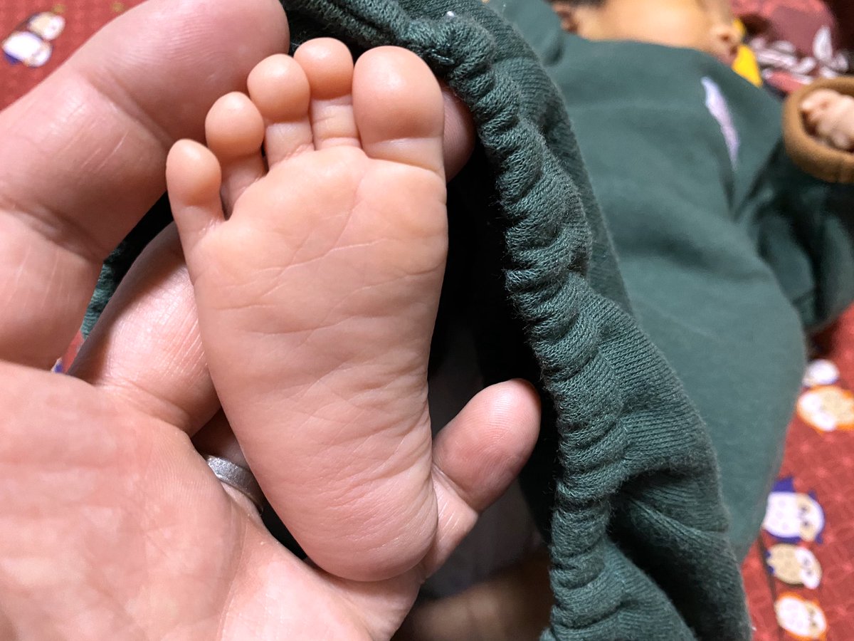 Atsushi Tsuruta בטוויטר 生まれて2週間の孫の足のサイズは8cmでした 可愛い足だなぁ 孫 初孫 ベビー 12月 12月産まれ 男の子 あかちゃん 赤ちゃん 可愛い 孫バカ 足 足裏 Baby Mago Hatsumago Foot Babyfoot T Co Rkmefycpgs