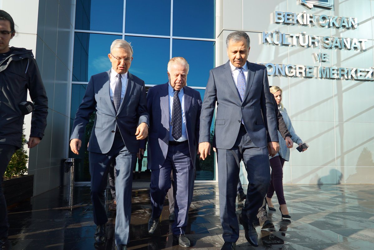 İstanbul Valimiz Sn. Ali Yerlikaya, Üniversitemizi ziyaret etti. Yüksek Eğitimin kalitesi ve Yurt dışı öğrencileri ile ilgili sohbet ettik. Sayın Valimizi, Gaziantep Valiliği’nden beri tanıyoruz. Kendisi çalışkan, dürüst ve yenilikçi dostumuzdur.