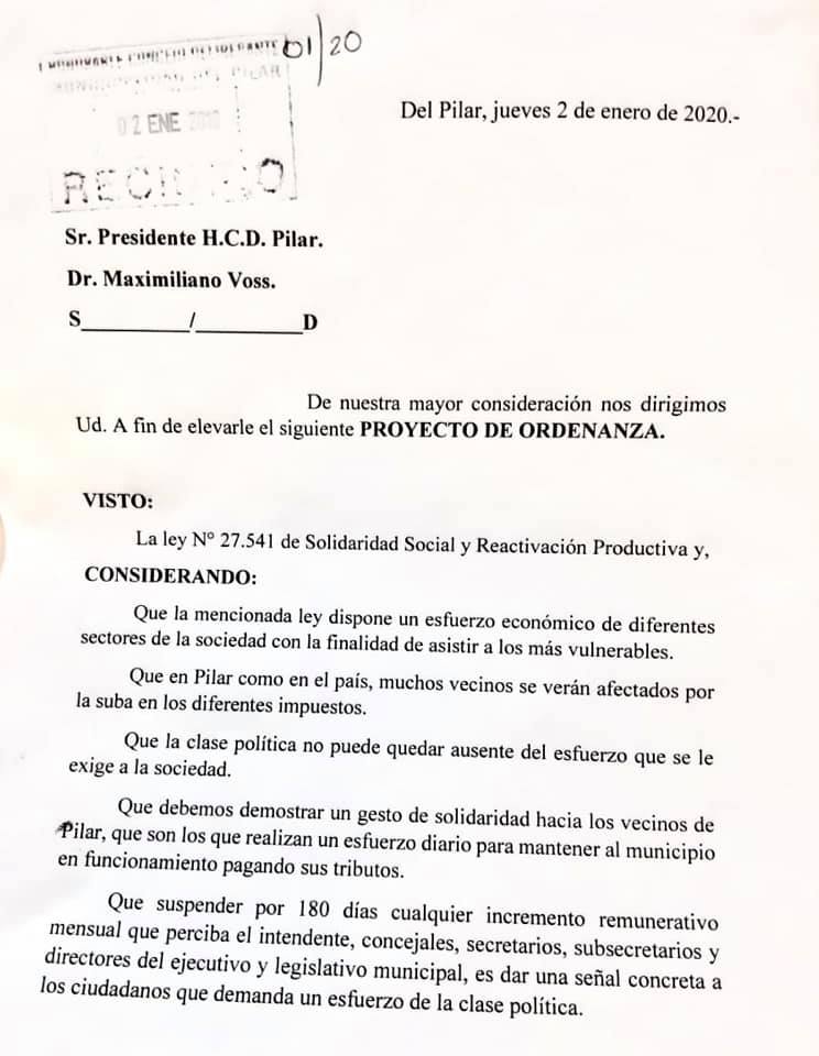 FlavioCharo's tweet photo. Hoy, con Inés Ricci, presentamos en el Concejo Deliberante un proyecto para suspender el aumento en el sueldo de concejales, intendente y funcionarios.

Creemos que si se le exige un esfuerzo a la sociedad, “la clase política” no puede quedar ausente. #Pilar https://t.co/pQUcxXYYaU