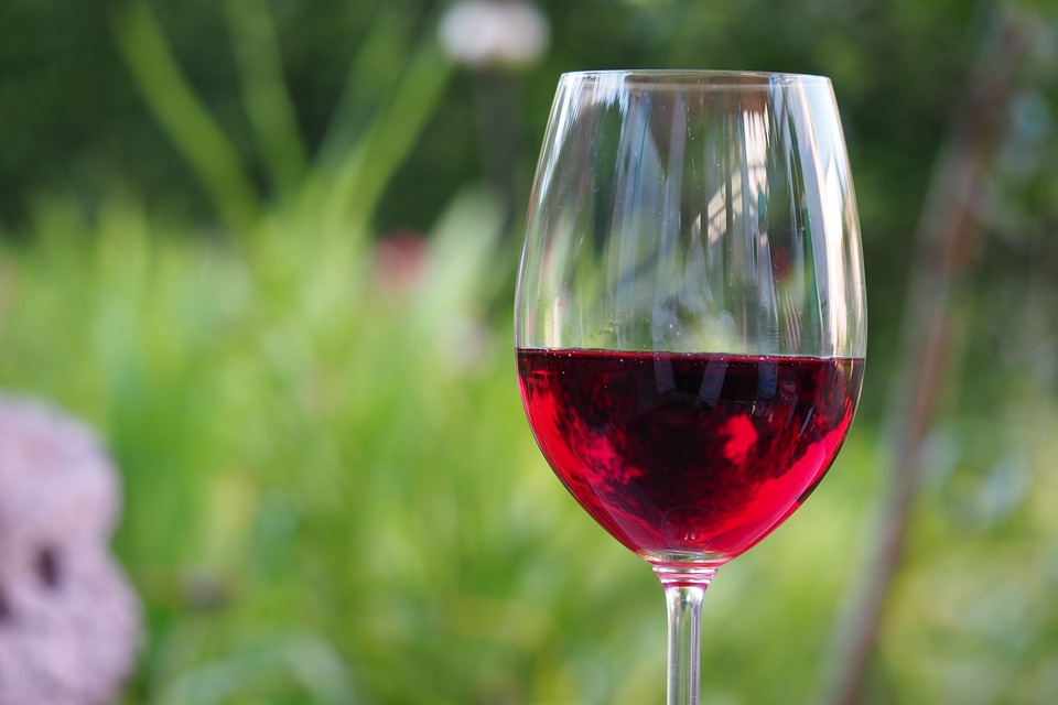 hipertenzija i čaša vina