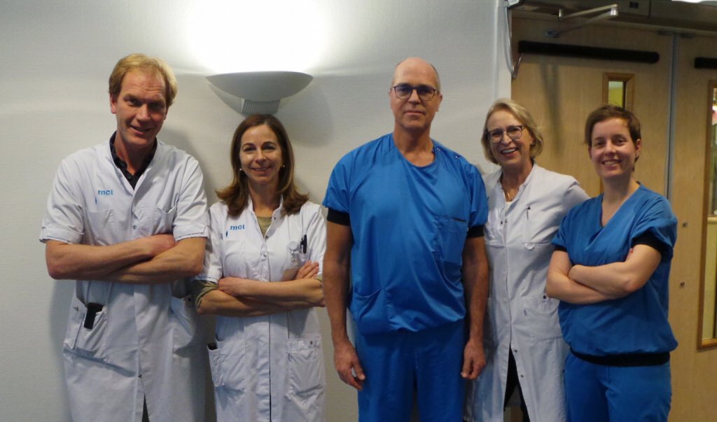 Het @MCLeeuwarden maakt gebruik van een nieuwe ‘knoopsgat’-operatietechniek longen. Een techniek die tot voor kort bijna ondenkbaar was. Via een complexe longoperatie wordt via een snede van vier centimeter de operatie uitgevoerd. Vernieuwing in de zorg: bit.ly/35l1cU9