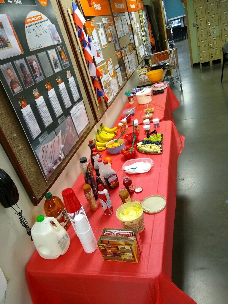 Jamie_0514SM's tweet photo. Couple days late, but we had another great MET/Store Partnership breakfast for the associates this month! Thank you team for everything you do 🙌🎉👏! #partnership #wafflebar @HeatherCowan17 @rob_elwell @ChristyKasper @Arturo85116534 @ericbernal01 @SchweitzerRoger https://t.co/a5LWkbBnzt