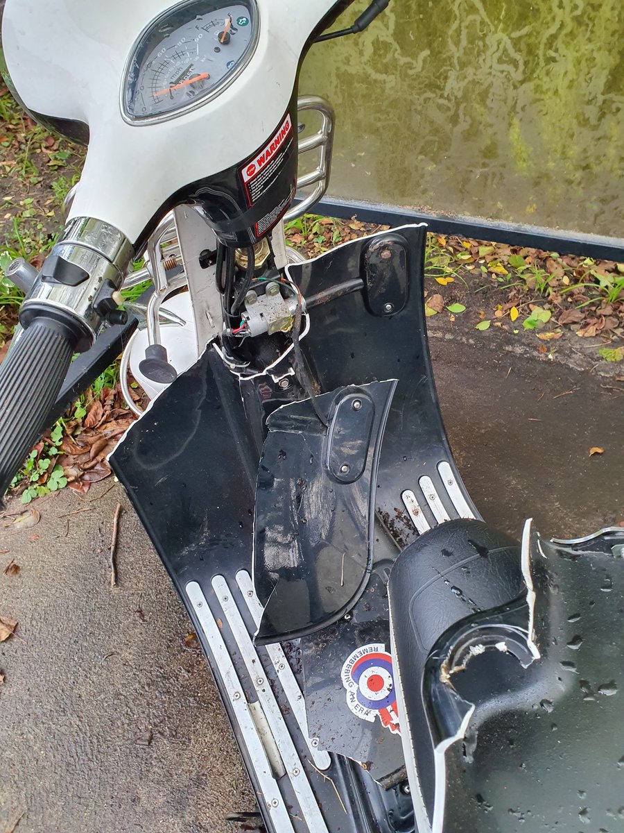 rememberingane1's tweet photo. What's left of my scoot this morning after some .. don't know what to call them after trying to nick it 😫 https://t.co/gG0H67ldxX
