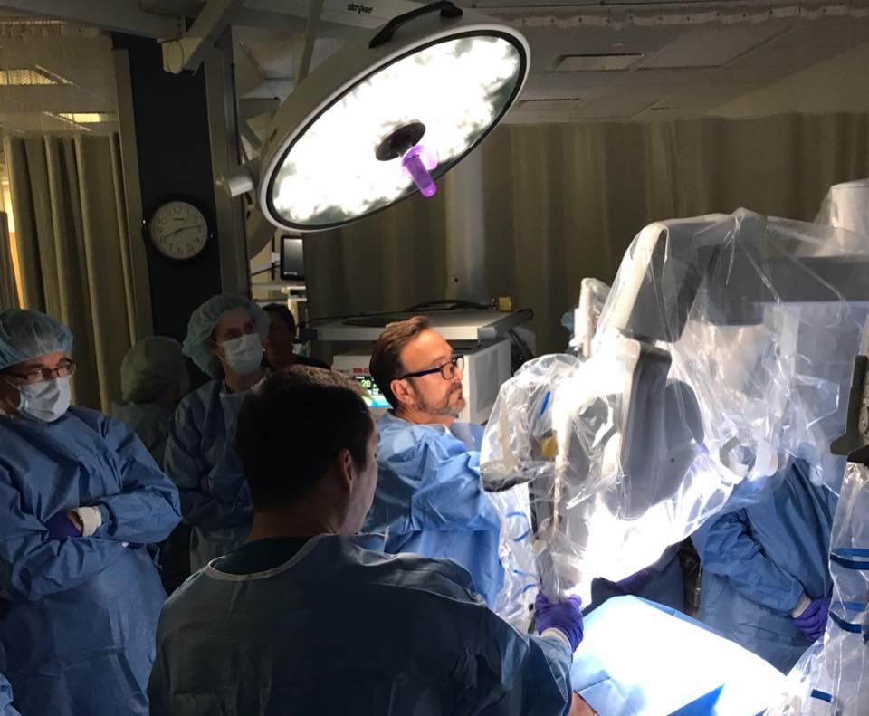 txroboticsurg's tweet photo. A brand new year...doing what I love to do most.  #blessed #2020 #devingarzamd #ilovemyjob #iloveworkingwithpatients #drdevingarza #roboticsurgery #davincisurgery #notsponsored #tirs #stdavids #davincisurgery #gyn #atx #trueaustin #austindoctor https://t.co/v6gxQvRMgx