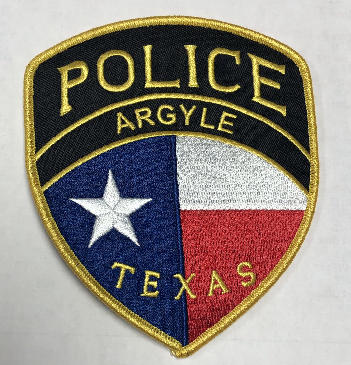 ArgylePD's tweet photo. To boost our reach &amp; allow us to be more responsive, we need to raise our follower numbers.  We think we can reach 2,500 followers in the next week.   To help is do so, we are doing a giveaway.  Three lucky people will win this patch.  To win: 

Like 

Follow 

Retweet https://t.co/QWD2AHIUPR