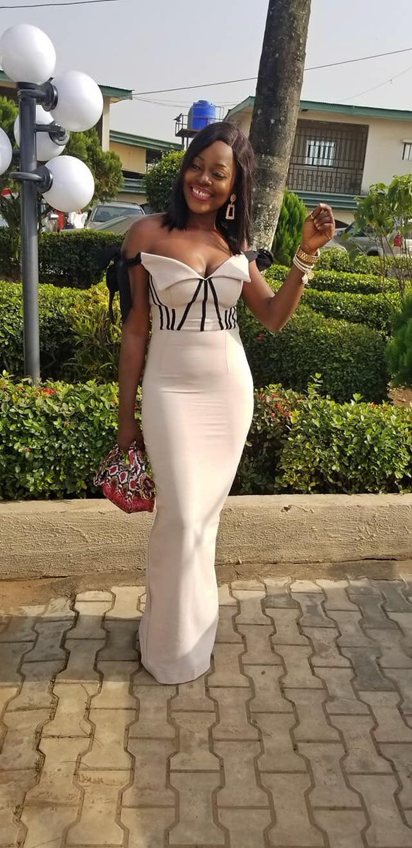 uzoakuofficial's tweet photo. My client just sent me these JPEGs
Dress and bag made by yours truly @FreakTrend 

Our bags are made with high quality leather, tastefully designed with superior finishing 

Bag and dress  available to order 
Dress: 13500
Bag: 5500 https://t.co/EEpS5YRjbr