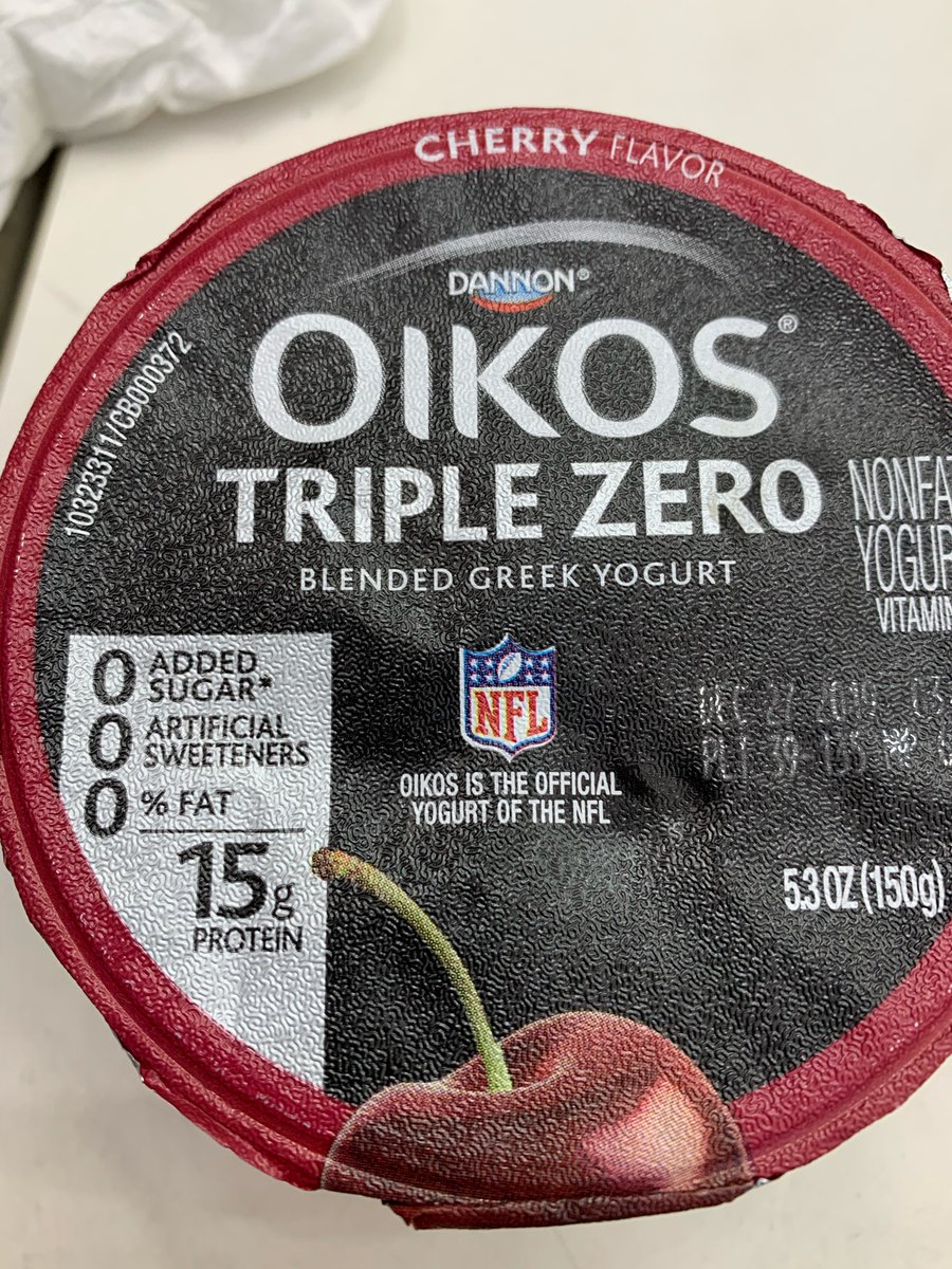 Zizquark's tweet photo. I wont be buying @oikos #danone anymore. Why must they lie about having #artificialsweeteners since it tastes like it and it’s listed. yuck https://t.co/E1lYiRaDvL