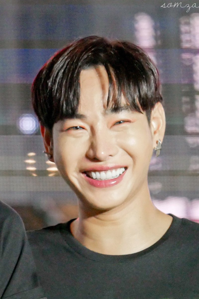 orangez_juicez's tweet photo. เป็นปั๊กที่น่าเร๊ก..เป๊กที่น่ารักกก

#CountDown2020WithPeck
#เป๊กผลิตโชค #PeckPalitchoke
#AISBangkokCountdown2020
#palitgallery #somzagallery 
#เค้าท์ดาวน์2020กับพี่เป๊ก https://t.co/W0II3I1Dvv