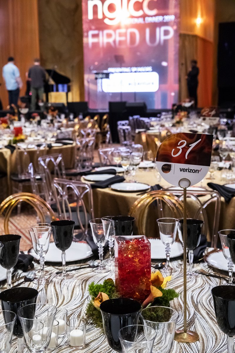 Moonshotevent's tweet photo. 📸 Credits to NGLCC - The National LGBT Chamber of Commerce for sharing this great centerpiece shot with us! We loved the spirited collaboration that resulted in this hoop centerpiece.
#FiredUp #FiredUp2019 #AnnualGala #LGBT #pride National Building Museum https://t.co/F3Ej2N8nFn