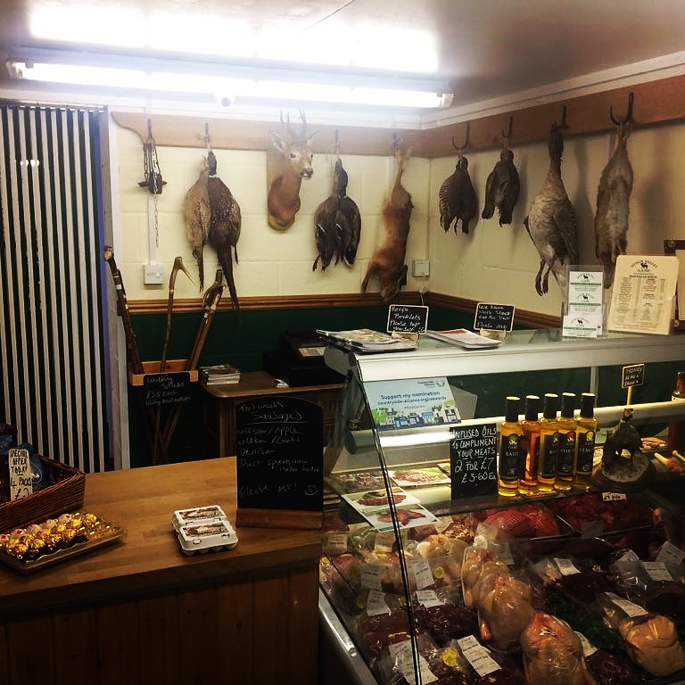 stourvalleygame's tweet image. First day back and we've Been busy processing pheasant,  venison,  rabbits, and guinea fowl for shop tomorrow.  
We open at 9am 
#shoplocal #localgame #kentishgame #keepitkentish  #eatmoregame #spreadtheword #BritishGamechampion19