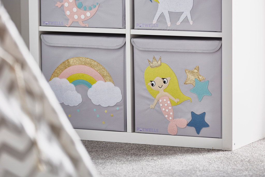 Storage boxes for the sparkle loving kids! 

#storage #storagesolutions #storageideas #nurseryorganization #kidsroom #playroomorganization #storagebox #sniggleskw #snigglesnursery #snigglesorganization