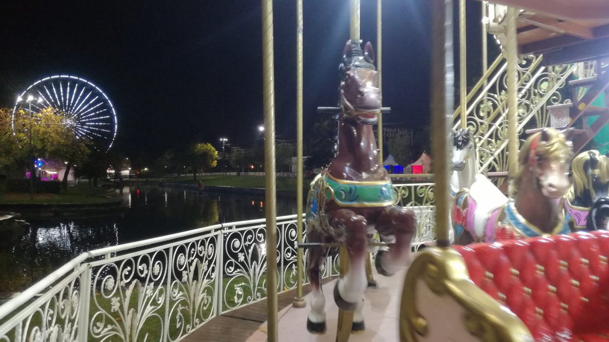 EventosIdea's tweet photo. Pasa un día inolvidable en familia en @magicasnavidadestorrejon 🌟. Descubre #Navidad Aventura y su 🎡 NORIA GIGANTE, atrévete con los #karts, monta en las 🎢 atracciones y en nuestro precioso @carruselspain y disfruta de @OktoberfestOle, con la mejor cerveza 🍺! https://t.co/2a7daEEsFh