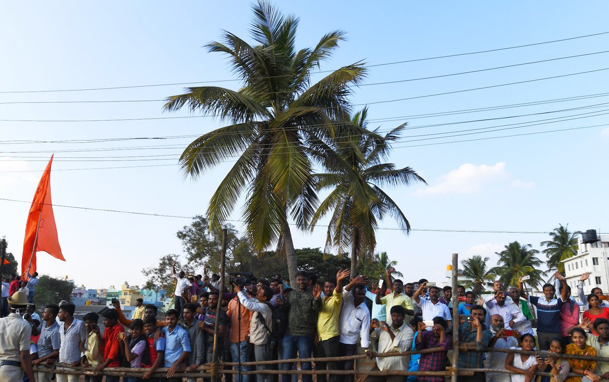 narendramodi's tweet image. I thank my sisters and bothers of Tumakuru for the warm welcome.