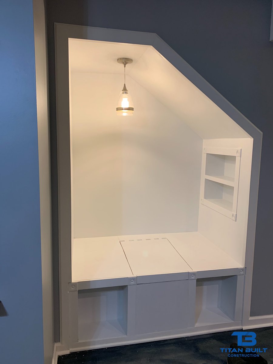titanbuiltway's tweet photo. Any Harry Potter fans out there? 

Finished reading nook themed after the popular series! 

Done the #titanbuiltway 💥 https://t.co/YCR4SDemwd
