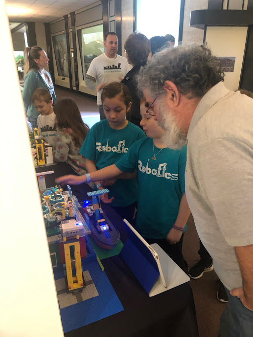 RachelEvolving's tweet photo. The Newton Force Jr. Robotics team presented their Lego model and research on rooftop algae farms at the Springfield Museums over break! They did a fantastic job and met Lego Batman! Thanks FLL Jr. for making this possible! @Super_GPS @NewtonSchool2 @NewtonSchoolPTO @FIRSTweets https://t.co/O4R5aV1L7q