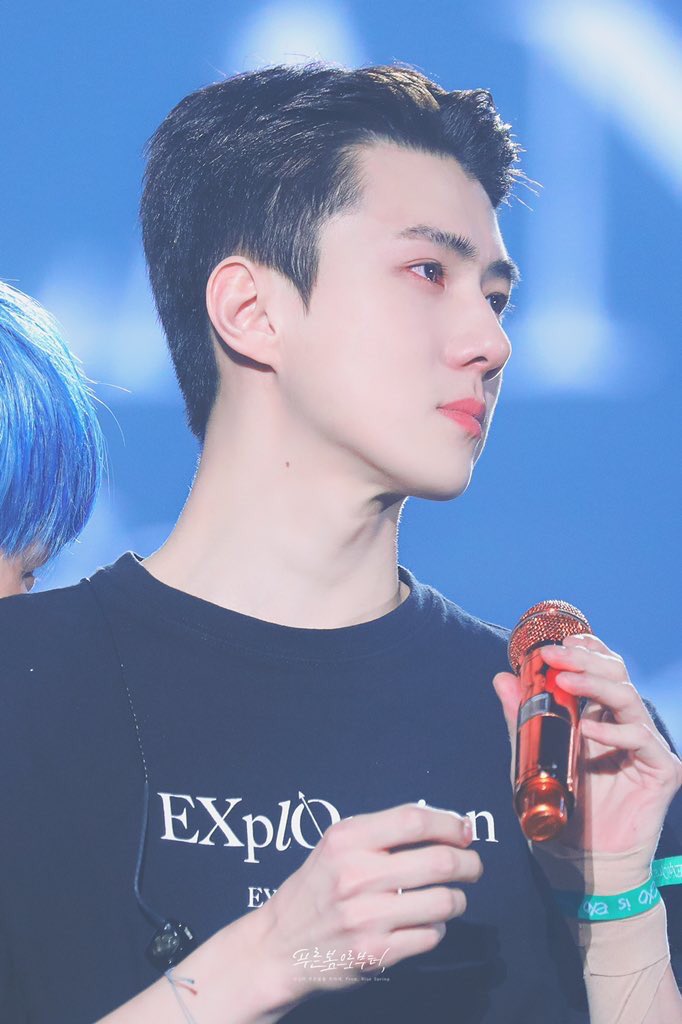 MRBRIGHTSIDE94's tweet photo. "อย่าเลิกกันเลยนะ"                      "*ใจแข็ง*" https://t.co/LwOaxpUMuK