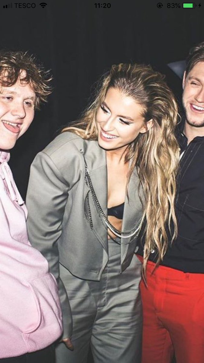 MemesCapaldi's tweet photo. When you’re steaming and end up embarrassing yourself but your pals just laugh at you @LewisCapaldi https://t.co/n1tEpNTptI