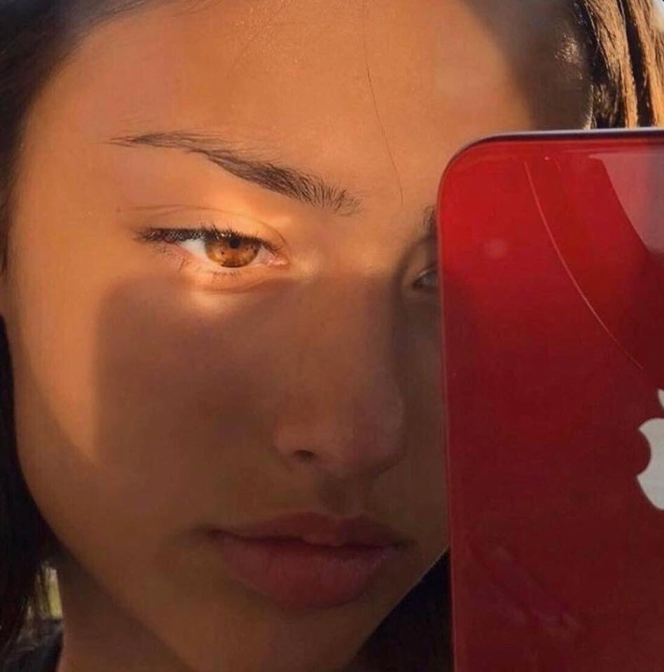 rhochicristaldo's tweet photo. Tweet de la suerte para un celular nuevo, perfect skin, viajes y mucho dinero para este 2020 🥂 https://t.co/xviMeeoRRq