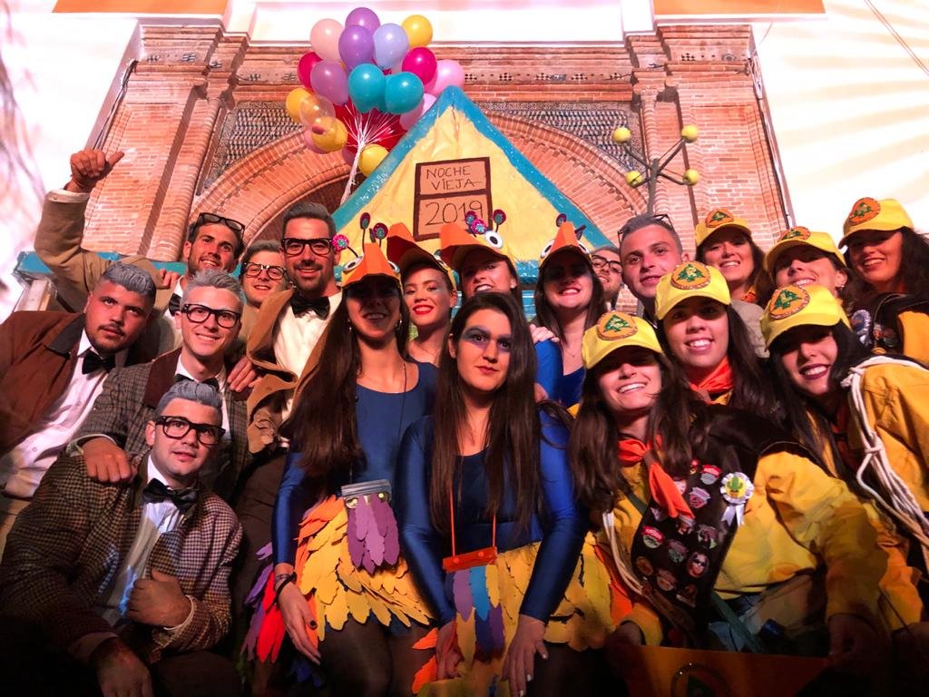 juanmi_uj's tweet photo. Feliz 2020!!!  @AytoCoin #NocheviejaCoin2019 #MásEspectacular https://t.co/5l1LbF5Ypt