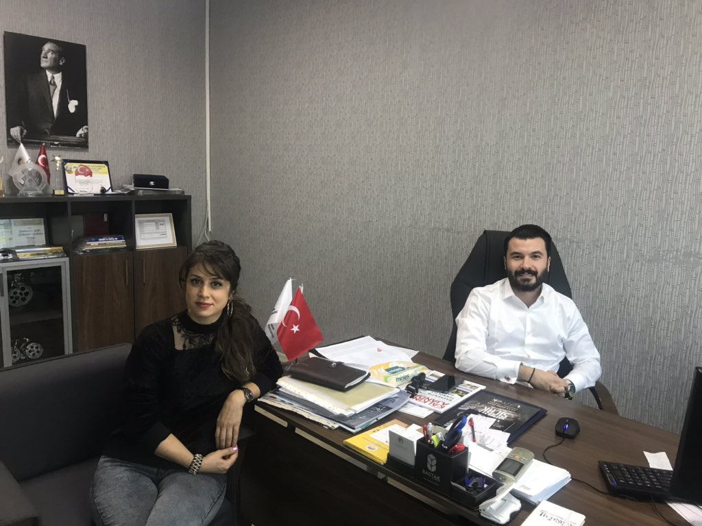desmudtr's tweet photo. Gazeteci Sümer Taşkıran, Derneğimizi ziyaret etti ve çalışmalarımız hakkında Genel Sekreterimiz Umut Emre Çınar’dan bilgi aldı. #desmud #değirmen #ihracat #yerli #milli https://t.co/ZdLSvg6nxL