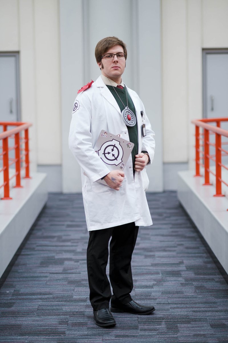 RyanCorder's tweet photo. Got some amazing photos taken of my Dr Bright cosplay at #MCMBirmingham in November and love how they came out.
Featuring my pet SCP-1762-2 who says #StandWithSCPRU ๐.
(Also sorry for dabbing)
Brilliant photos once again taken by @takethepics_
#cosplay #scp #drjackbright https://t.co/ALqJzPHtcM