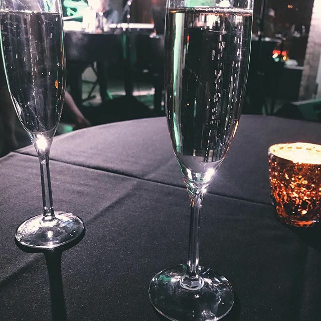RittelMeThis's tweet photo. “Come quickly, I’m tasting the stars!” ✨ May your new year be filled with reasons to celebrate moments and endless chances to taste the stars. 🥂
.
.
.
.
#champagne #bubbly #bubbles #happynewyear #newyear #2020 #2020goals #tastethestars #celebrate #mn… https://t.co/WsGZiy2ZcS https://t.co/dLAncRivRR