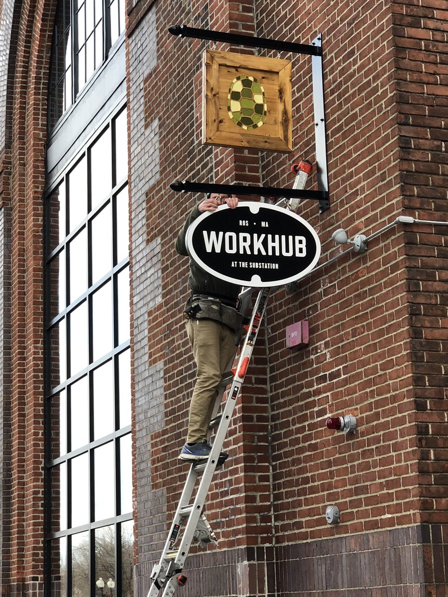 The sign goes up. Thanks Honan Sign.