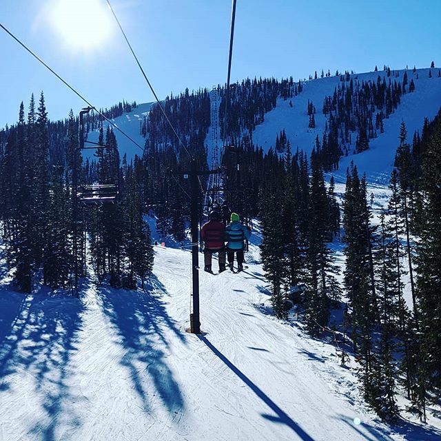 KingC0nn's tweet photo. To the top 🔺
.
.
.
.
.
#skimonarch #ski #chairlift #travelphotography #travel #colorado #snowdays https://t.co/ByVf4CUQ9G https://t.co/Y1Rj29Q2xq