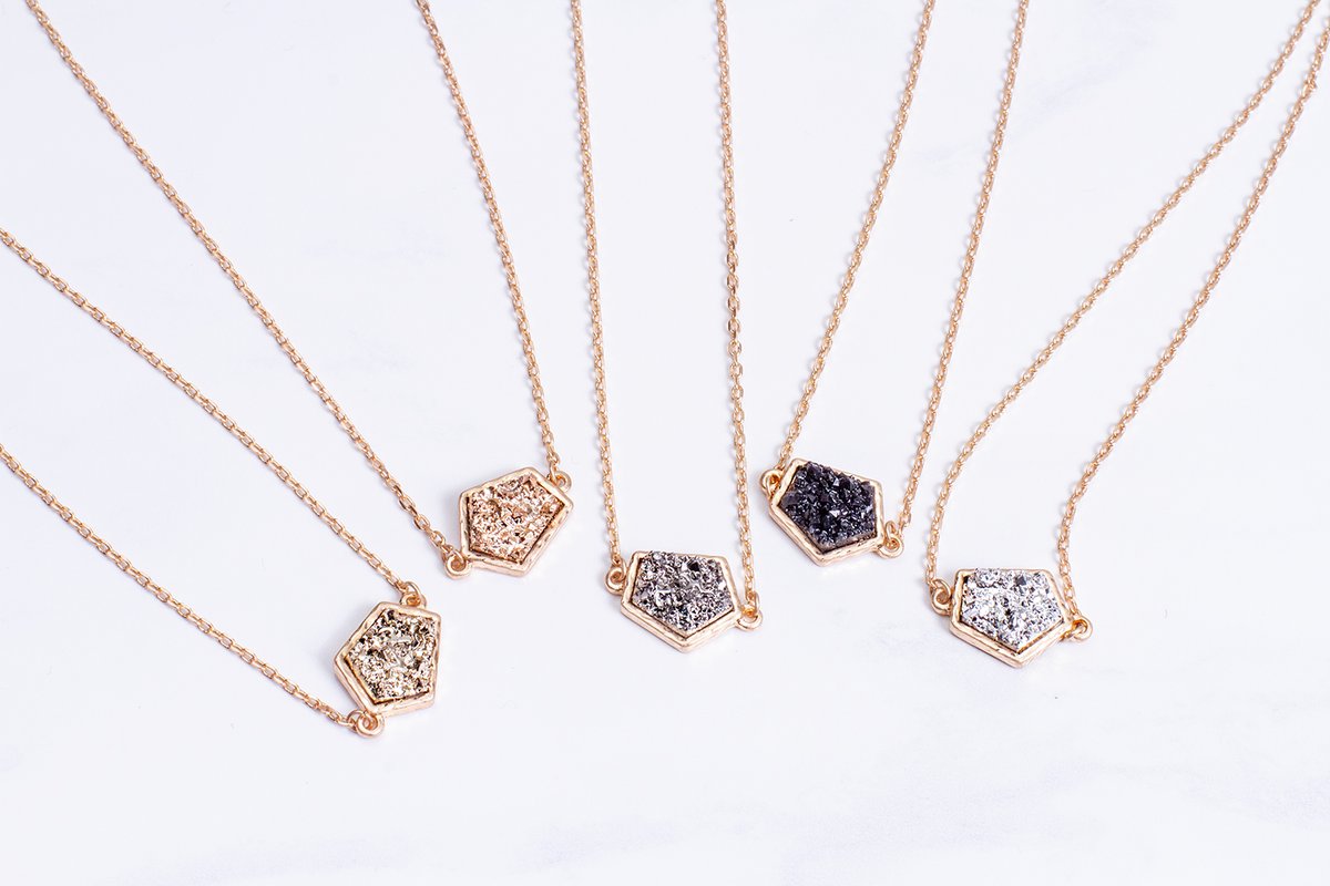 HandPickedInc's tweet photo. New Year's Savings - 25% OFF your entire regular priced purchase in stores and online! https://t.co/kUo9c29JD6 https://t.co/tmJTZo4UvC