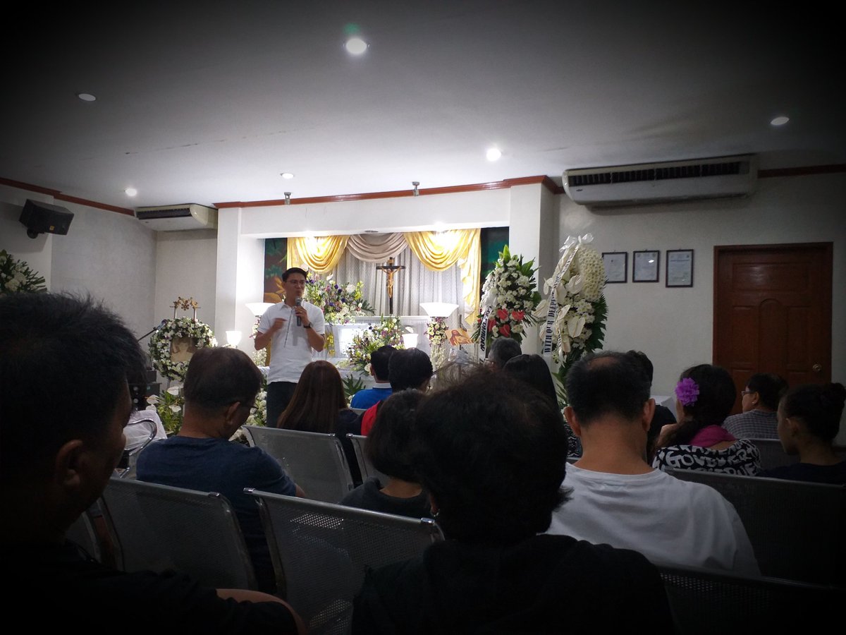 itsmeronbasco's tweet photo. While listening sa aming Pastor sa isang service sa burol. I realize na si Jesus dinanas nya ung lahat ng sakit na pwede natin maranasan
Magutom, malungkot, umiyak, iwanan, at iba pa. Then bakit tayo susuko sa lahat ng sakit Kung nasa atin naman ung taong kinaya ang lahat ❤💪☝️ https://t.co/KIvk3yqWeE