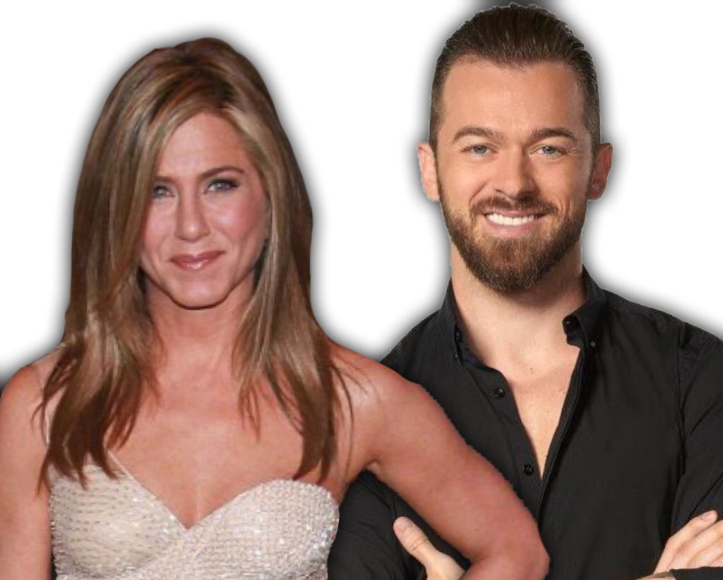 DWTSVR's tweet photo. 8/12 #JenniferAniston and @artemchigvintse dancing Lindy Hop to #HitEmUpStyleOops by @scottbradlee chosen by @Edelman11 and @SharnaBurgess!
@Teddyandnico: 8
@jarrbrooks: 8
@TheNatalieS: 8
24/30 https://t.co/1CAyUScvLb
