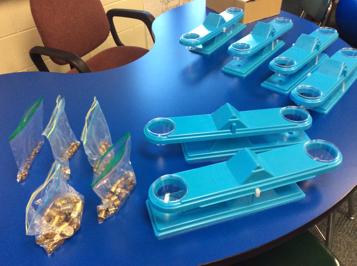 First day back from winter break &amp; getting our minds active with measuring matter and using the water displacement method! 💡 #mtsdlearn @MTSD5thgrMrsW