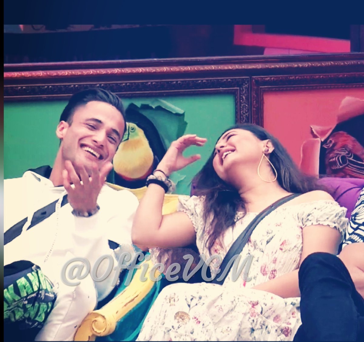 Special_033's tweet photo. #StopProtrayingRashamiNegative
#StopProtrayingAsimNegative
Both are winning audience Hearts.
#BB13 #Biggboss13 https://t.co/BszLL7VAvo