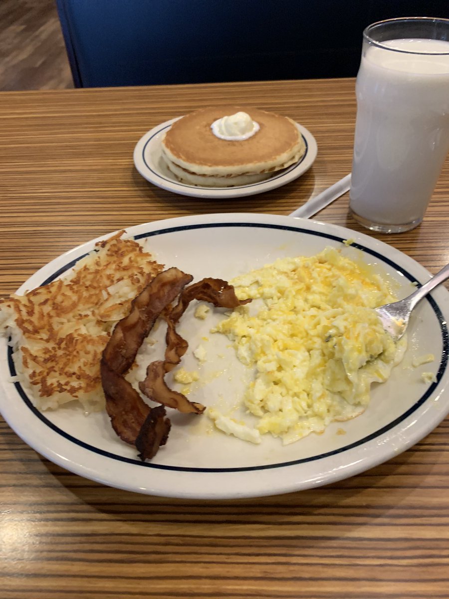 dellor's tweet photo. You guys know what time it is. Live soon https://t.co/0GaRZc6ohv